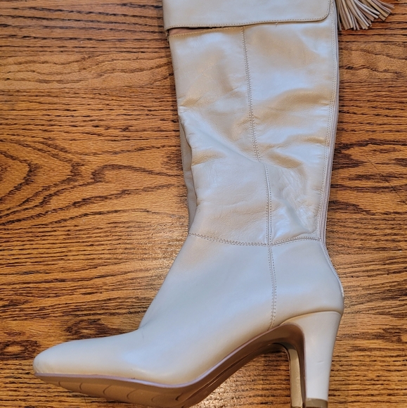 NWOT Bandelino Beige Genuine Leather Tall Over The Knee Tassle Boots Hee… - Picture 1 of 12